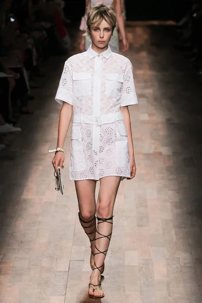 Look 30